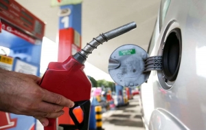 Puxado pela gasolina, IPCA-15 sobe 0,35% em setembro; pela 4ª vez, inflação de alimentos recua