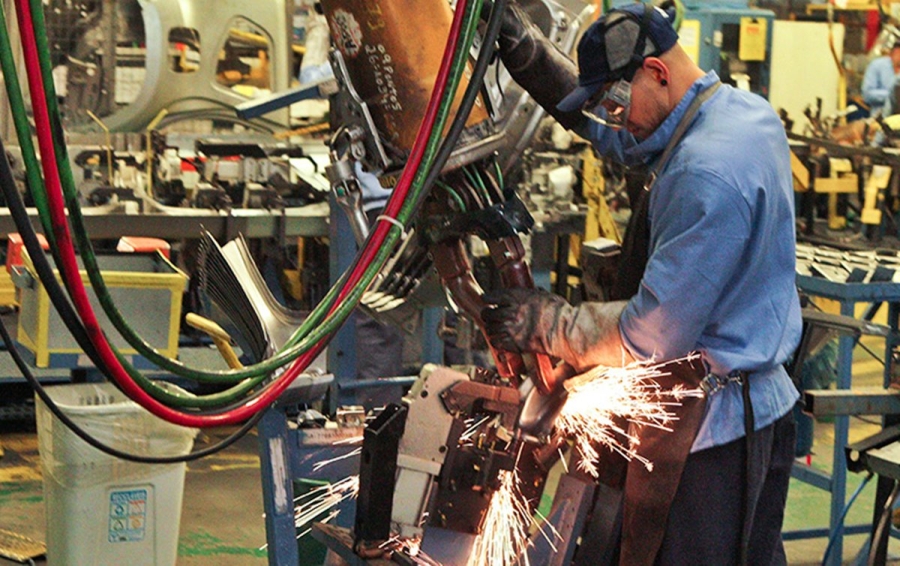 Retra&ccedil;&atilde;o na ind&uacute;stria aponta para &lsquo;ciclo vicioso&rsquo;, alerta Dieese