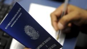 39,8 milhões de trabalhadores tem carteira assinada. 