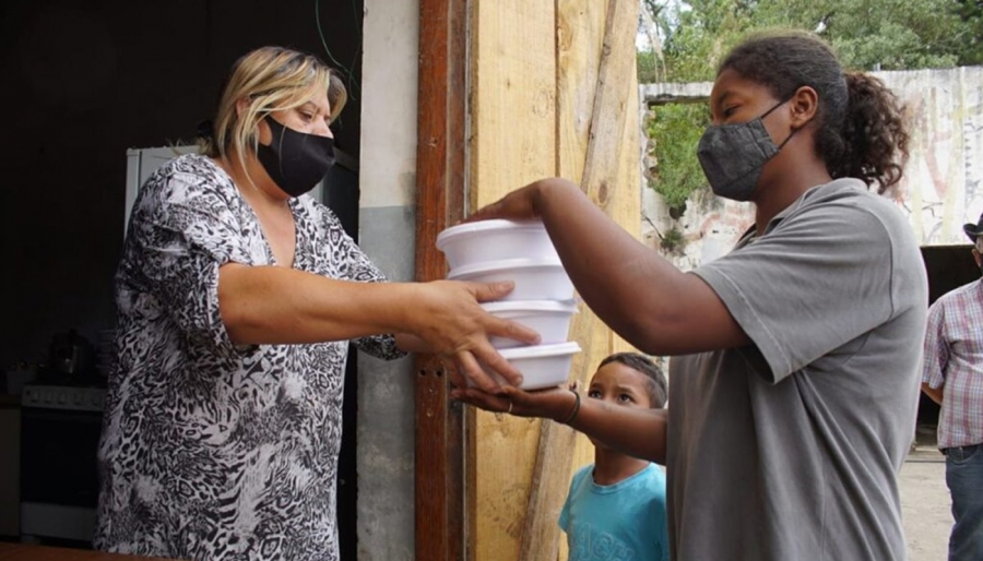 Auxílio emergencial não banca nem metade da cesta básica, que subiu mais de 20% em um ano